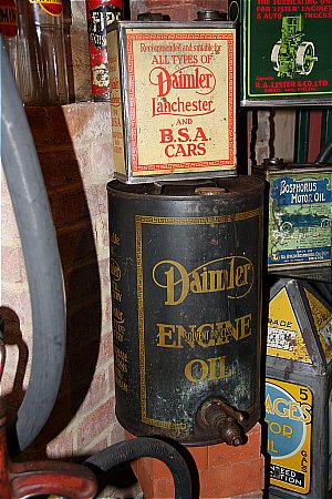 DAIMLER 5 GALLON ENGINE OIL - click to enlarge