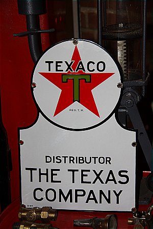 TEXACO DISTRIBUTOR SIGN - click to enlarge