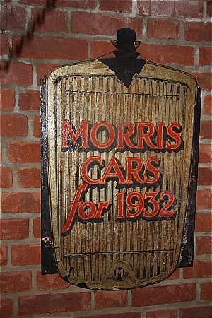 MORRIS CARS 1932 - click to enlarge