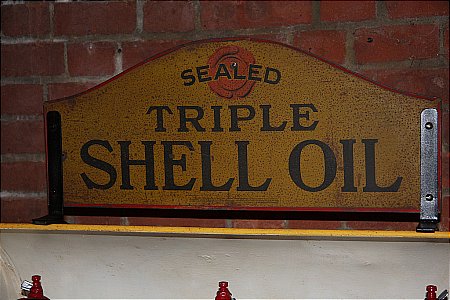 SHELL TRIPLE OIL - click to enlarge