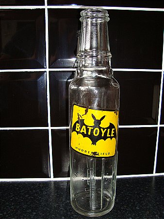 batoyle motor oil bottle - click to enlarge