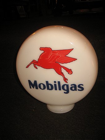 MOBILGAS OIL GLOBE - click to enlarge