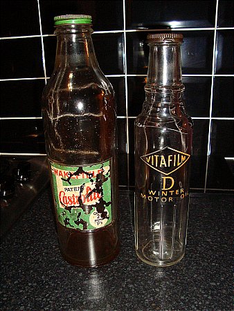 castrolite and vigzol, two rare bottles - click to enlarge