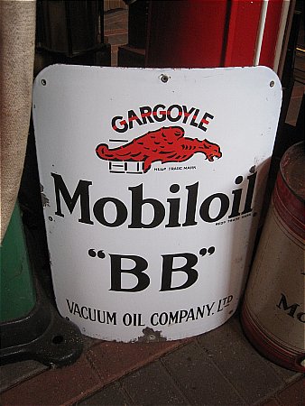 MOBIL "BB" CURVED CABINET SIGN - click to enlarge