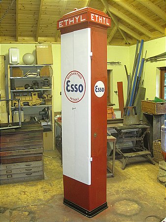 SASSO CABINET PUMP CLOSED - click to enlarge