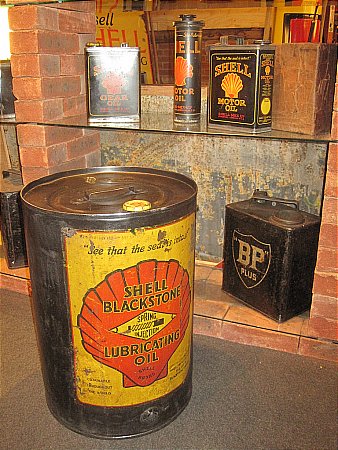 SHELL 10 GALLON OIL CAN - click to enlarge