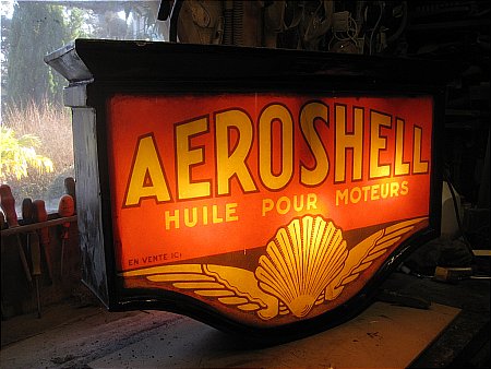 AEROSHELL LIGHTBOX - click to enlarge