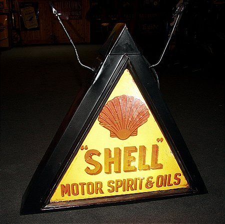SHELL MOTOR SPIRIT & OIL - click to enlarge