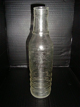 mobiloil embossed bottle, pint - click to enlarge