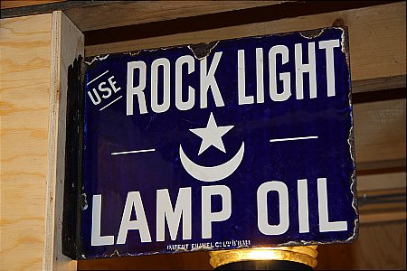 ROCK LIGHT LAMP OIL - click to enlarge