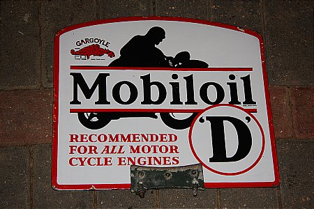 MOBIL "D" CABINET SIGN - click to enlarge