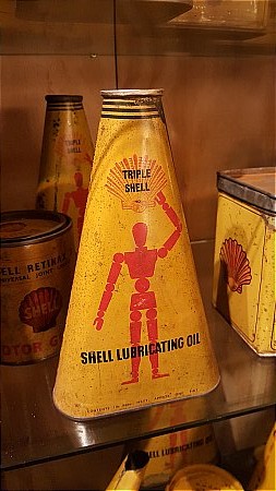 SHELL TRIPLE PINT OIL CAN. - click to enlarge