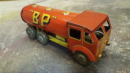 B.P. / SHELL TOY TANKER - click to enlarge