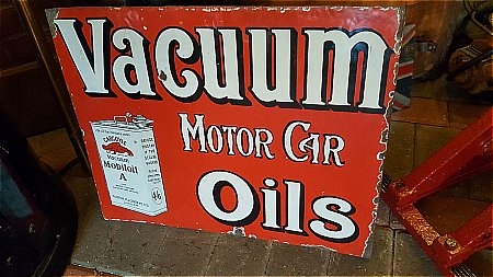 VACUUM MOBIL OIL SIGN - click to enlarge