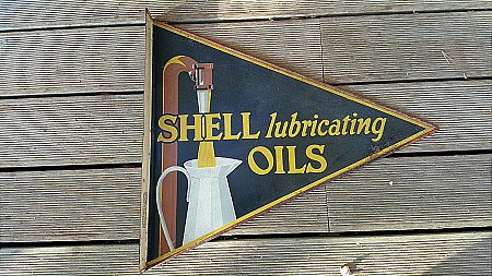 SHELL OILS PENNANT - click to enlarge