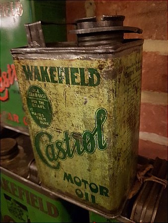 EARLY CASTROL QUART - click to enlarge