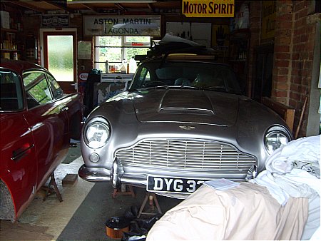 Aston martin DB5 - click to enlarge