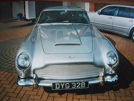 aston martin DB5 - click to enlarge