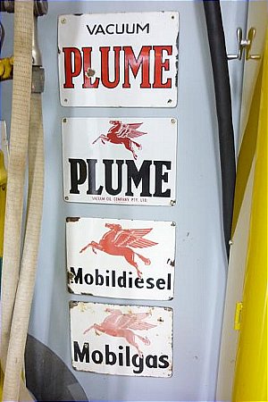 Sign, Plume & Mobil  - click to enlarge