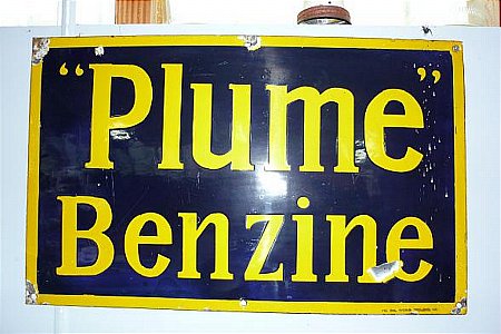 Sign, Plume Benzine - click to enlarge