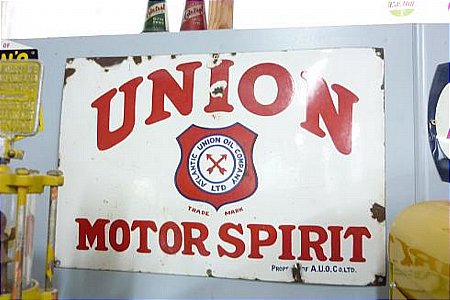 Sign, Union Motor Spirit - click to enlarge