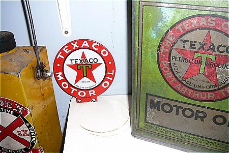 Sign, Texaco lubster sign. - click to enlarge