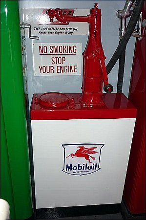 Oil tank, Mobiloil - click to enlarge
