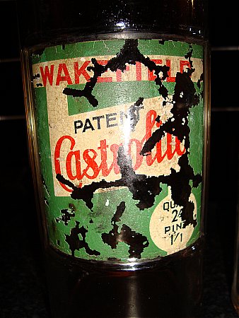 castrolite motor oil bottle - click to enlarge