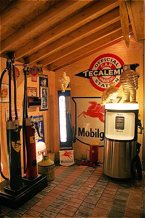 ICONIC MOBIL PUMP (50 Years old!) - click to enlarge