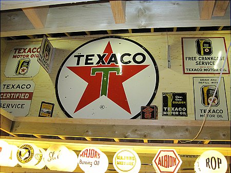 TEXACO GIANT - click to enlarge