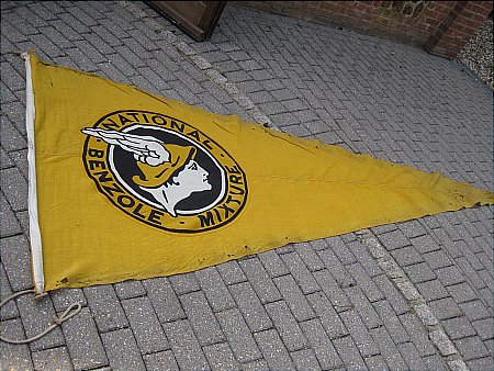 NATIONAL BENZOLE GARAGE FLAG - click to enlarge