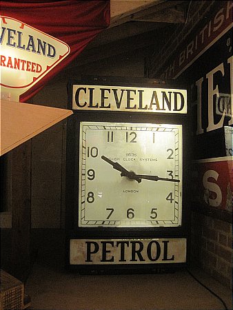 CLEVELAND GIANT CLOCK. - click to enlarge