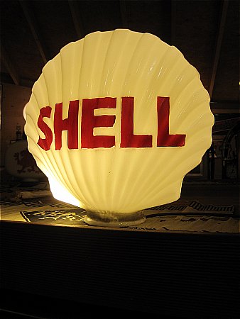 AMERICAN SHELL GLOBE - click to enlarge