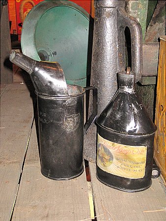 B.P. OIL POURER - click to enlarge