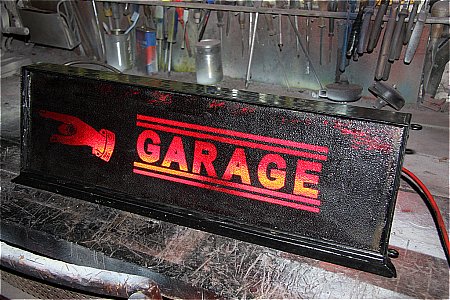 VICTORIAN GARAGE LIGHTBOX - click to enlarge