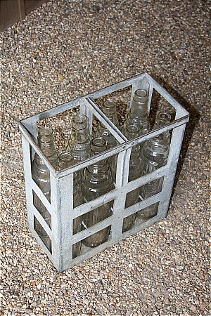 ESSOLUBE OIL CRATE - click to enlarge