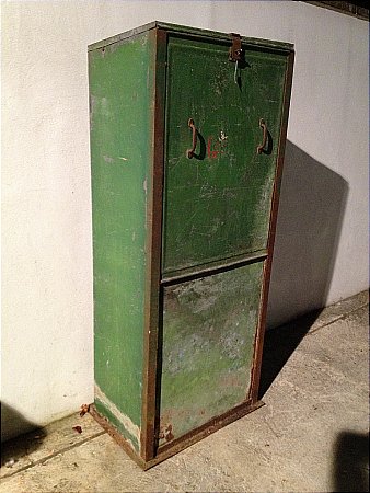 castrol bottle cabinet - click to enlarge