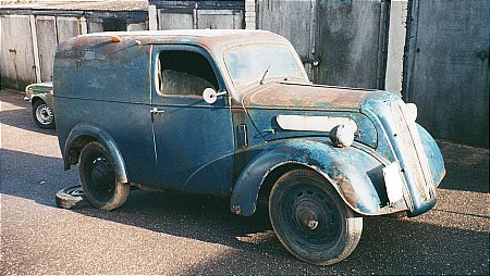 1949 fordson van - click to enlarge