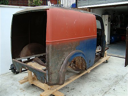 1949 fordson van - click to enlarge