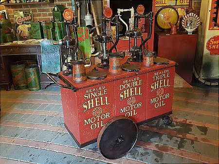 SHELL 3 SECTION OIL CART - click to enlarge