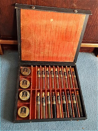 ARCHER OILS SALESMAN SAMPLE SET - click to enlarge