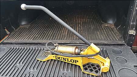 DUNLOP JUNIOR AIR PUMP - click to enlarge