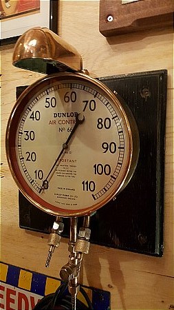 DUNLOP AIR METER - click to enlarge