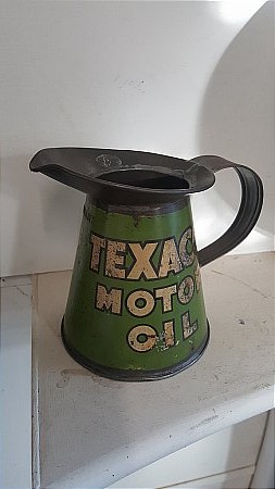 TEXACO QUART POURER - click to enlarge