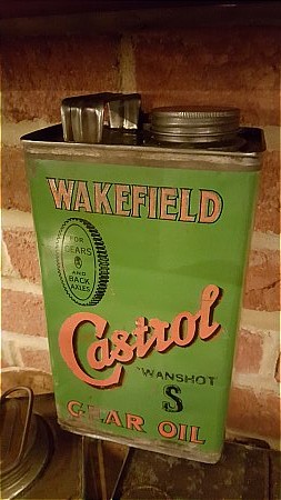 CASTROL HALF GALLON CAN - click to enlarge