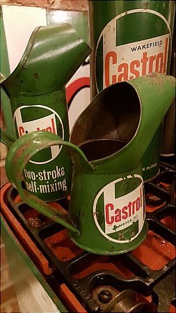 CASTROL QUARTER PINT POURER - click to enlarge