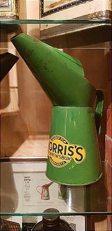 MORRIS'S QUART POURER - click to enlarge