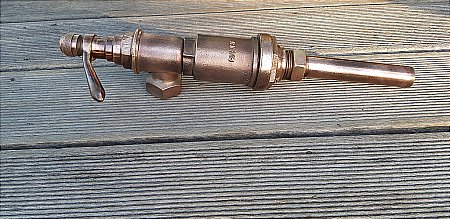 BRASS NOZZLE WITH FILTER. - click to enlarge
