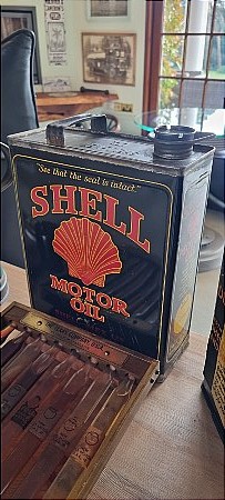 SHELL BLACK GALLON CAN - click to enlarge