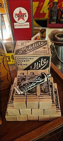 HOLDTITE PATCHES GLUE FULL BOX - click to enlarge